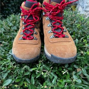 Columbia womens Brown Hiking Boots with Red Laces